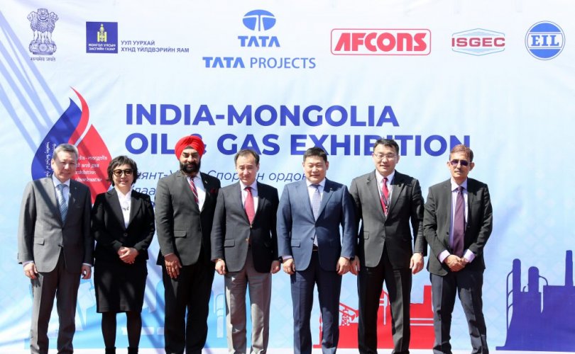 Энэтхэг-Монголын газрын тос байгалийн хийн үзэсгэлэнгийн нээлтэд оролцлоо