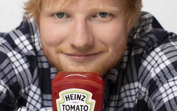 Ed Sheeran өөрийн кетчуптэй боллоо