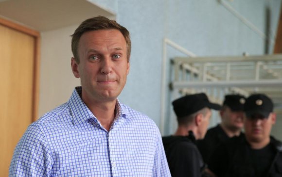 Кремлийг шүүмжлэгч Алексей Навальныйг хорьжээ