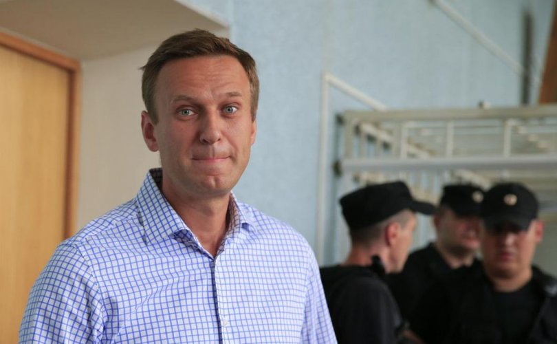 Кремлийг шүүмжлэгч Алексей Навальныйг хорьжээ