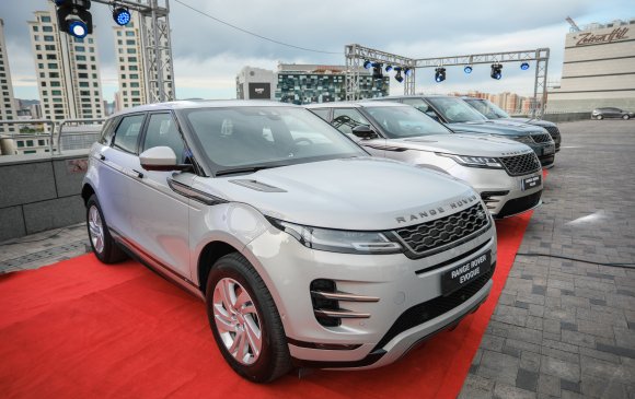 Шинэ дизайн, технологийн гайхамшиг Range Rover Evoque автомашин Монголд ирлээ