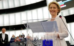 Урсула Европын комиссын анхны эмэгтэй тэргүүнээр сонгогдов