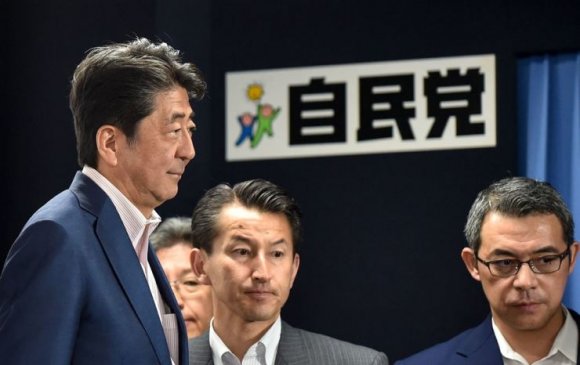 Абэ Шинзо тэргүүтэй эвсэл Японы сонгуульд ялалт байгуулжээ
