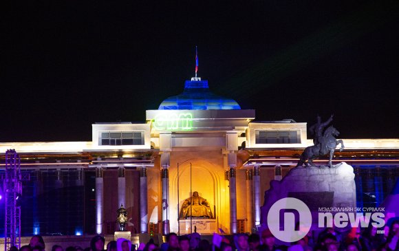 ФОТО: Монголын хамгийн том лазер гэрлийн шоу