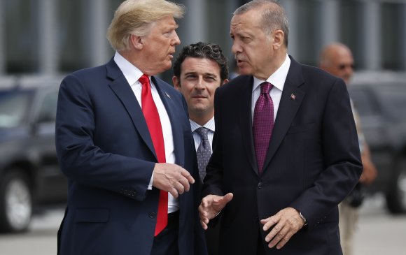 Трамп Туркийн эдийн засгийг сүйрүүлнэ хэмээн сүрдүүлэв