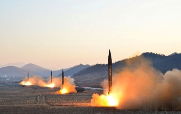 Хойд Солонгос хоёр пуужин харвалаа