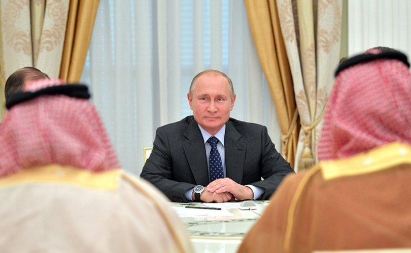 Путин Саудын Арабын хаанд Камчаткийн цагаан шонхор бэлэглэжээ
