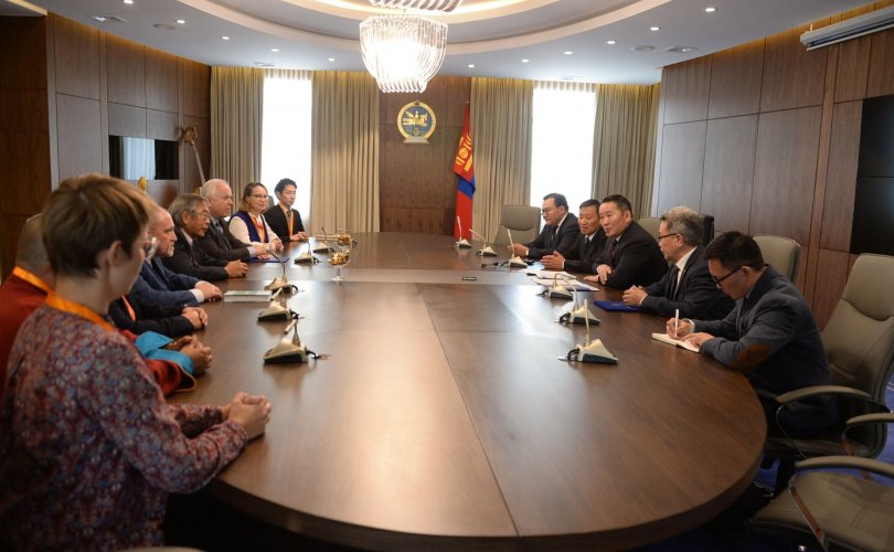 Ерөнхийлөгч Монголч эрдэмтдийн төлөөллийг хүлээн авч уулзлаа