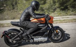 “Harley-Davidson” цахилгаан мотоциклийн үйлдвэрлэлээ зогсоов