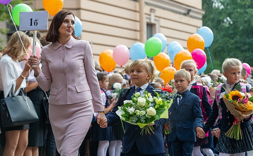 Москвагийн багш нарын 90 хувь эмэгтэй