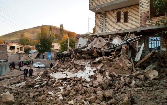 Хүчтэй газар хөдөлснөөс Ираны 41 тосгон сүйрэв