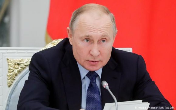 Путин “Wikipedia”-ийн Орос хувилбарыг бүтээхийг уриалжээ