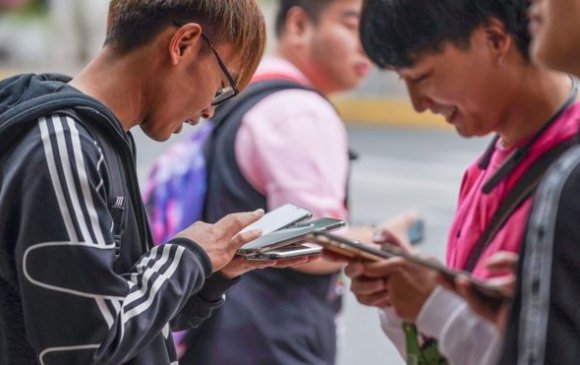 Хятадад гар утас хэрэглэгчдийг царайгаар нь бүртгэнэ