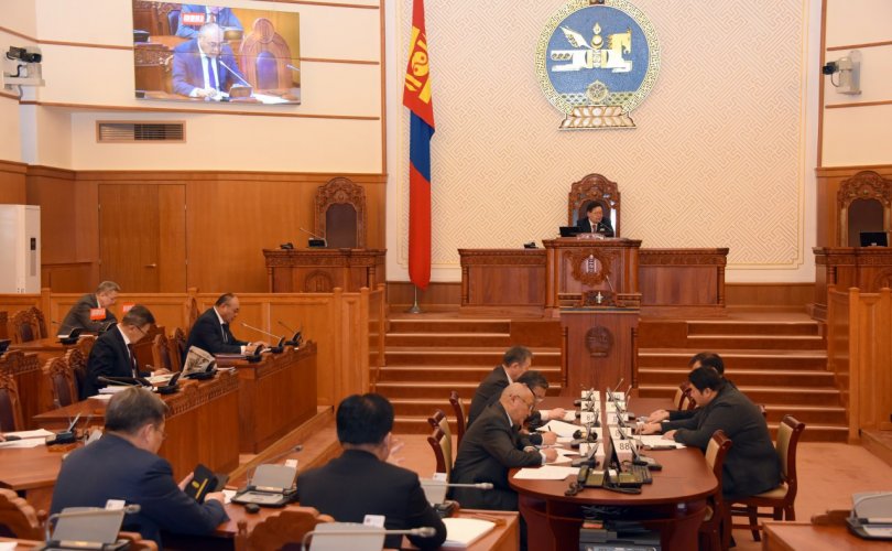 Монгол Улсын Ерөнхийлөгчийн сонгуулийн тухай хуулийн төслийг хэлэлцэхийг дэмжлээ