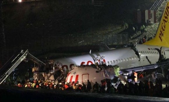 Турк: 177 хүнтэй “Boeing 737” онгоц осолджээ
