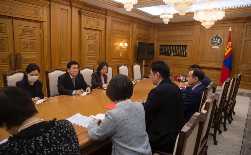 Ерөнхий сайд БНСУ-аас Монгол Улсад суугаа Элчин сайдыг хүлээн авч уулзав