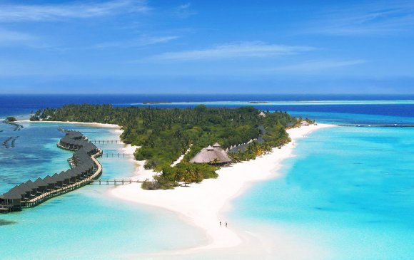 Жуулчид Малдивийн арал дээр тусгаарлагджээ