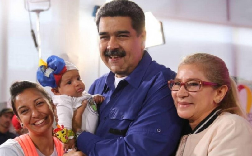 Мадуро эмэгтэйчүүдийг зургаан хүүхэд төрүүлэхийг уриаллаа