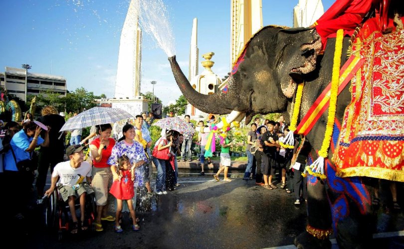 Тайланд шинэ жил-Сонгкраны баярыг хойшлуулав