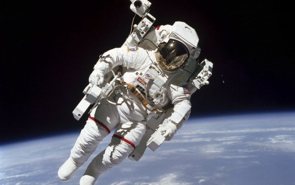 Сансрын нисэгч болохоор 12 мянган хүн бүртгүүлжээ