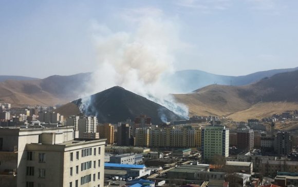 “Соёмботой” ууланд гарсан галыг унтраахаар ажиллаж байна