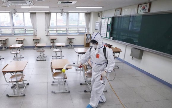 Өмнөд Солонгос сургуулиудыг нээхээ дахин хойшлуулав