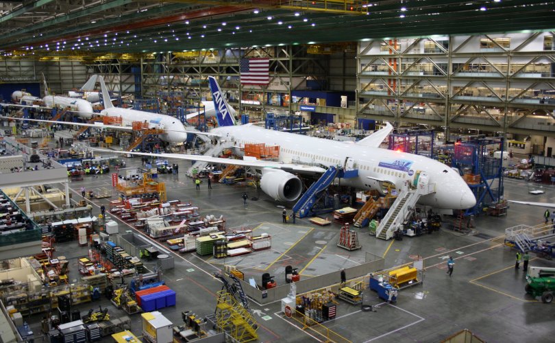 “The Boeing” 16 мянган ажилтнаа цомхотгоно