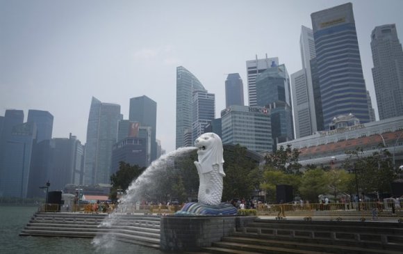 Сингапур Хонгконгийн байр суурийг эзлэх үү?