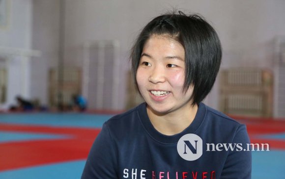 "Монголын анхны эмэгтэй олимпийн аварга болохыг хүсдэг"