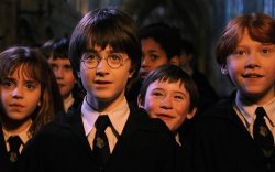Дахин нээлтээ хийсэн Харри Поттерын ашиг тэрбум доллар давлаа