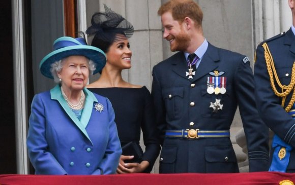 Хатан хаан Элизабет: Хүсвэл эхнэртэйгээ эргээд ирж болно