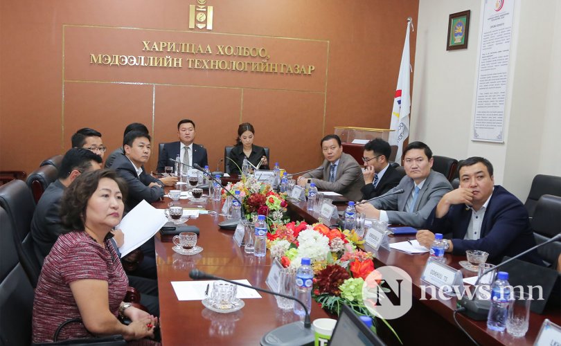 Иргэд төрийн үйлчилгээг E-Mongolia цахим платформоор авдаг болно