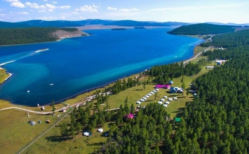 SOS: Хөвсгөл нуурыг тойроод 98 жуулчны бааз байна