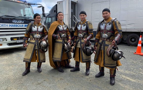 Монгол залуус “Мулан” киноны хааны хамгаалагчийн дүрд тогложээ