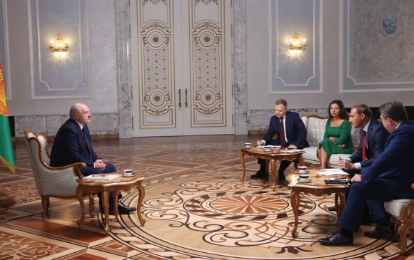 Лукашенко: Би бууж өгвөл намайг сонгосон олонхын амь эрсдэлд орно
