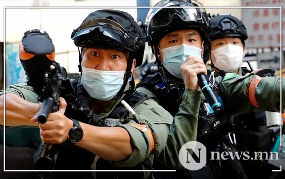 Хонгконг: Сонгууль хойшилсныг эсэргүүцсэн жагсаалын үеэр 300 хүн баривчилжээ