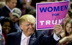 Трамп эмэгтэйчүүдийн саналыг авч "чадахгүй"