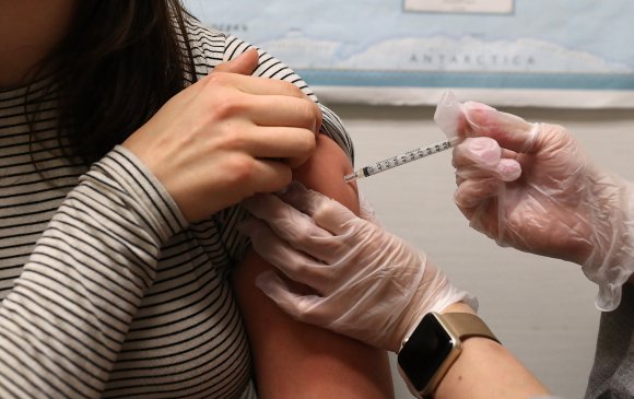 Өмнөд Солонгост томуугийн вакцин хийлгэсэн 13 хүн нас баржээ