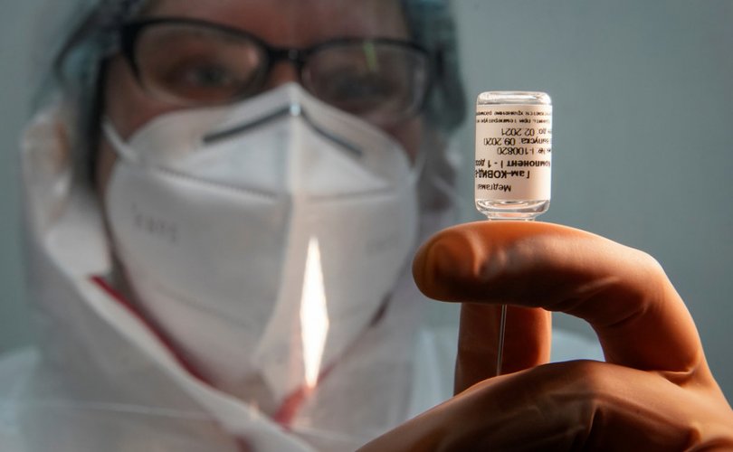 "Спутник V" вакцин хамгийн хямд үнэ санал болгожээ