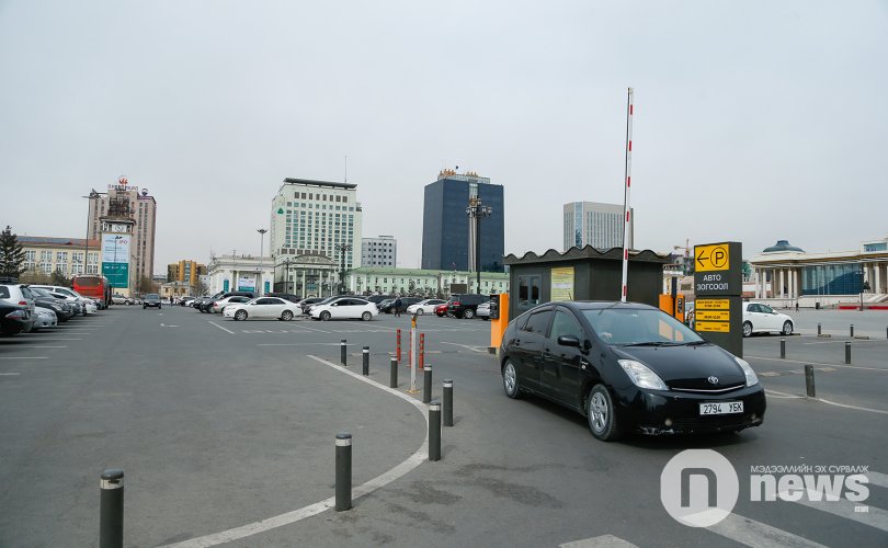 Гар утаснаас зогсоолын зай багтаамжаа харж, сонгодог болжээ