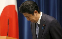 Абэ Шинзо худал мэдэгдэл хийсэндээ уучлалт гуйжээ