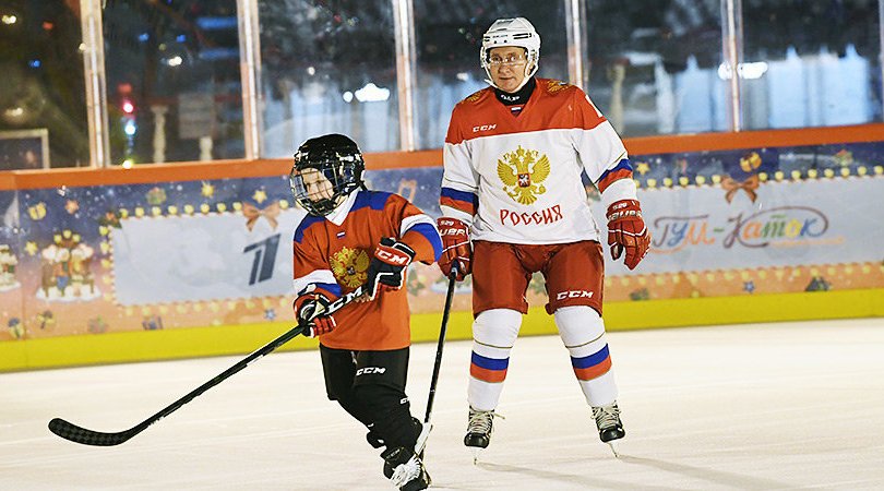 Путин есөн настай хүүгийн мөрөөдлийг биелүүлжээ