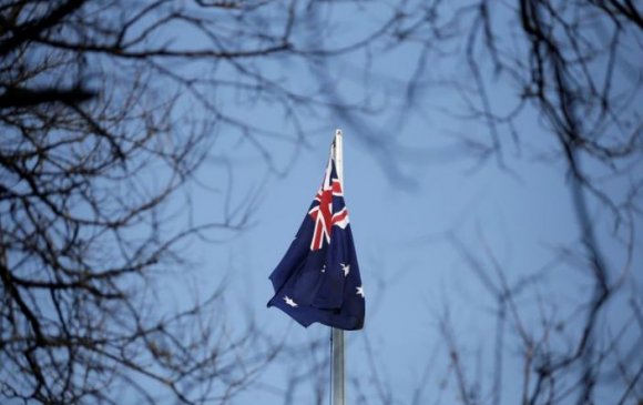 Австрали төрийн дууллаа шинэчилж, “Залуу, эрх чөлөөтэй” байхаа болив