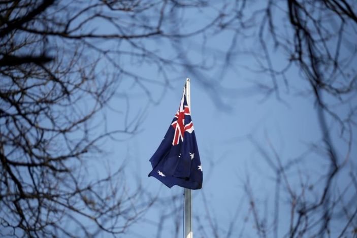 Австрали төрийн дууллаа шинэчилж, “Залуу, эрх чөлөөтэй” байхаа болив