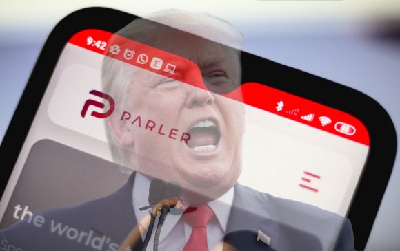 Трампыг дэмжигчдийн “Parler” нийгмийн сүлжээг хаажээ