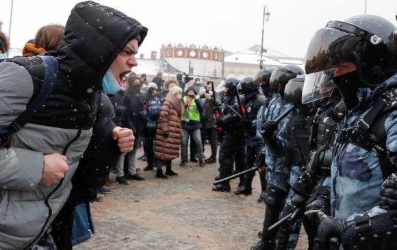 Оросууд хоёр дахь удаагаа жагсч, 5000 орчим хүн баривчлагджээ