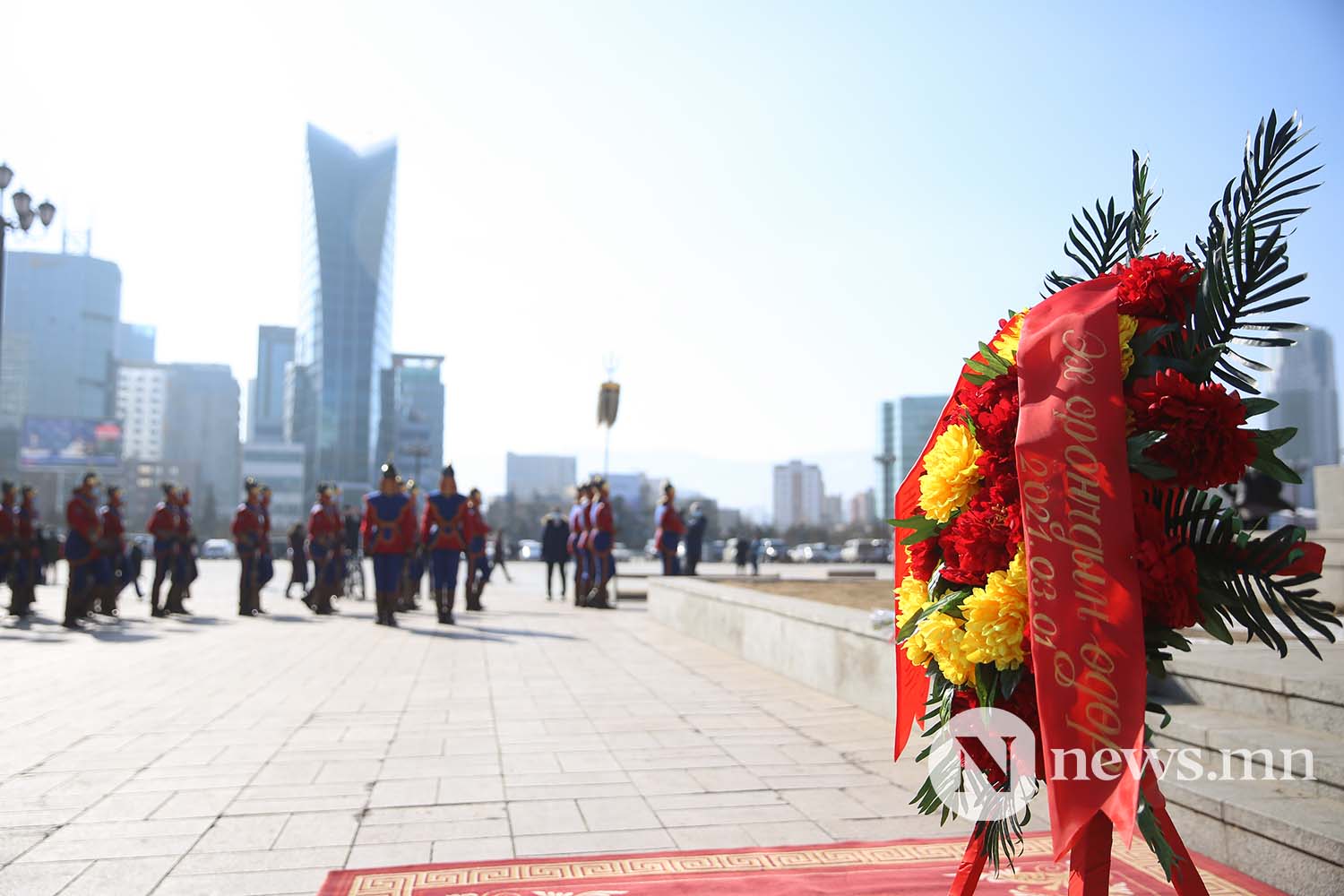 Сүхбаатарын хөшөөнд цэцэг өргөж Чингисийн хөшөөнд хүндэтгэл үзүүллээ (3)