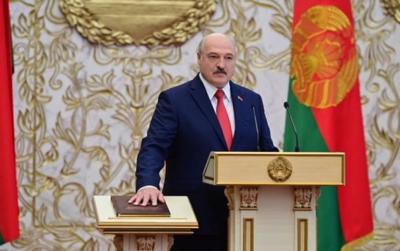 Лукашенко албан тушаалаа шилжүүлэх хуулиа өөрчлөв
