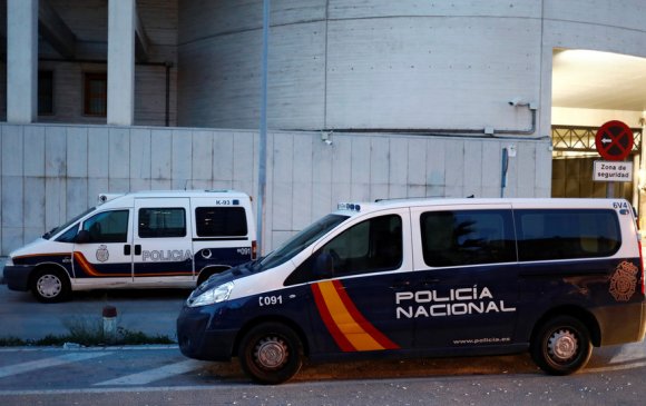 Ажлынхаа 22 хүнд Сovid-19 зориуд халдаасан испани эрийг баривчилжээ