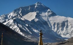 Эверестийн оргил дээгүүр Хятад улс хилийн шугам татна